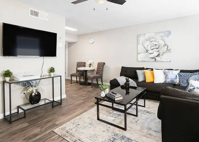 Desert Skyline Apt W/pool & Apartment Phoenix