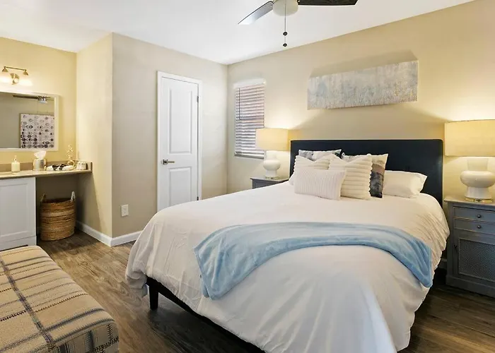 Desert Skyline Apt W/pool & Apartment Phoenix